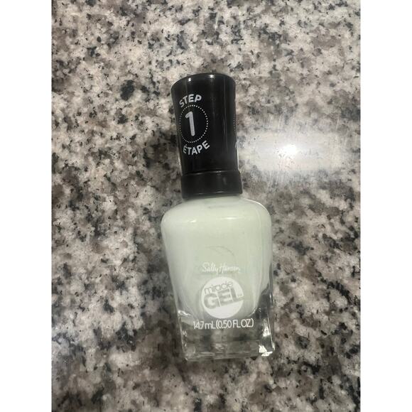 Sally Hansen- 3 polish bundle - Picture 7 of 7